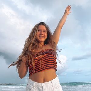 Meet your Posher, Alyssa